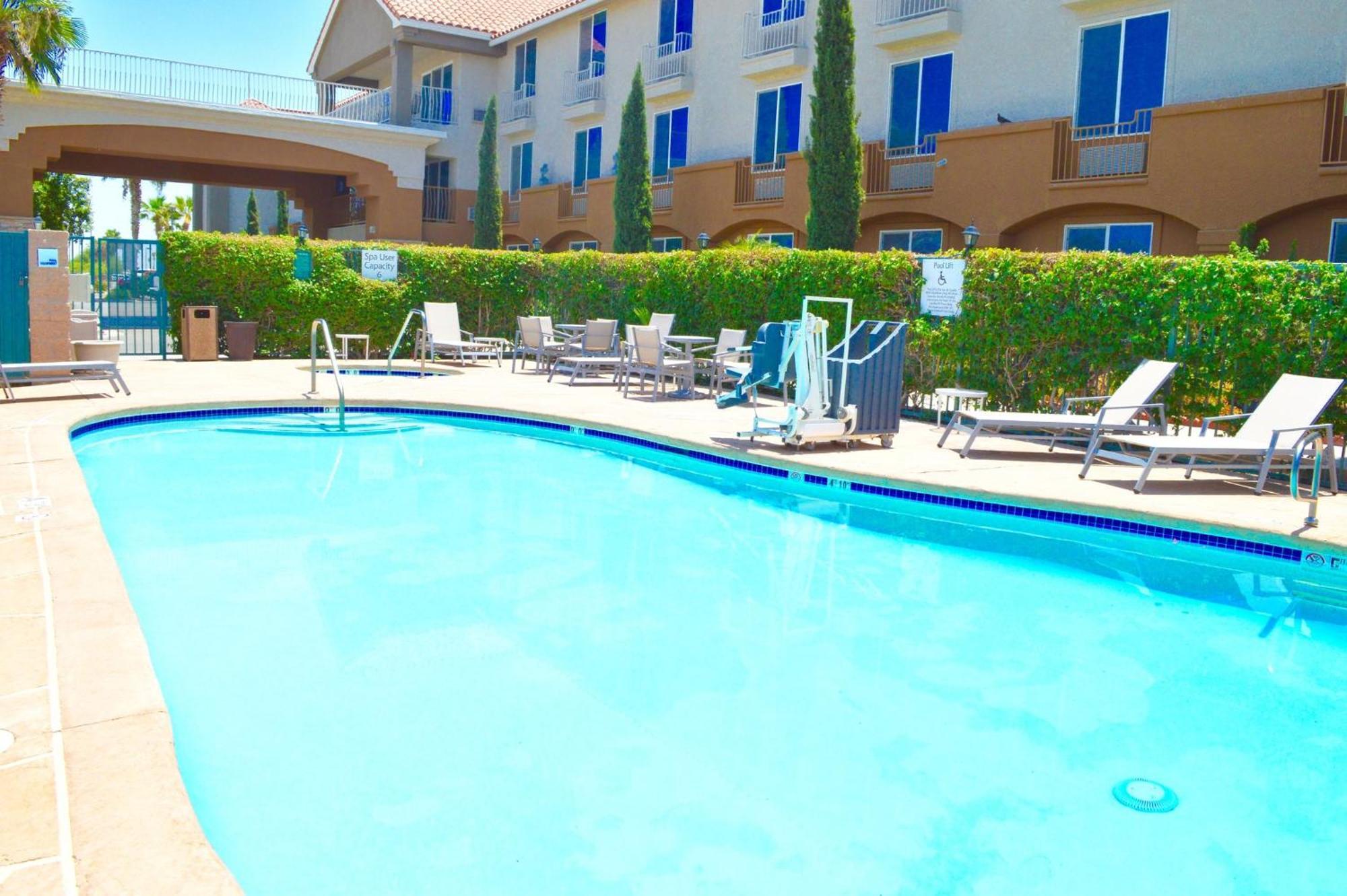 Holiday Inn Express Calexico, An Ihg Hotel Zewnętrze zdjęcie